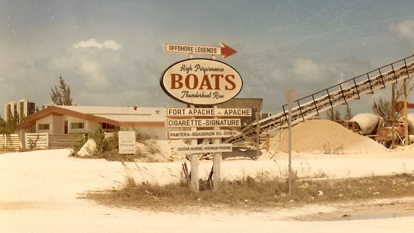 Thunderboat Row Collection Apache Powerboats